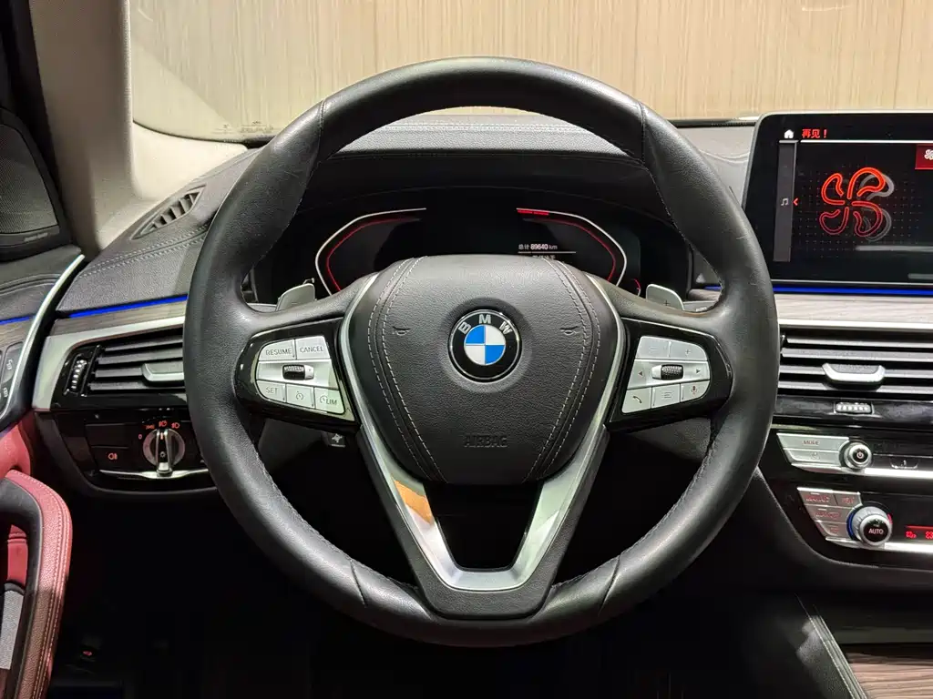 BMW 5 Series 2020 — фото 16