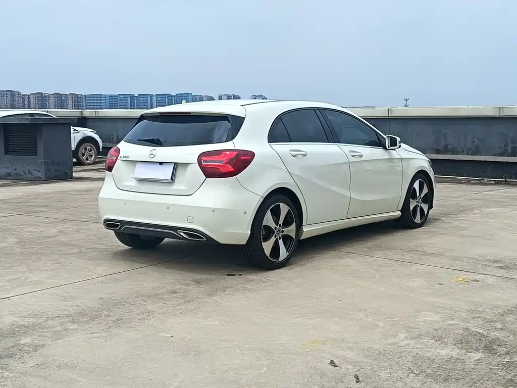 Mercedes-Benz A-Class 2018 — фото 6