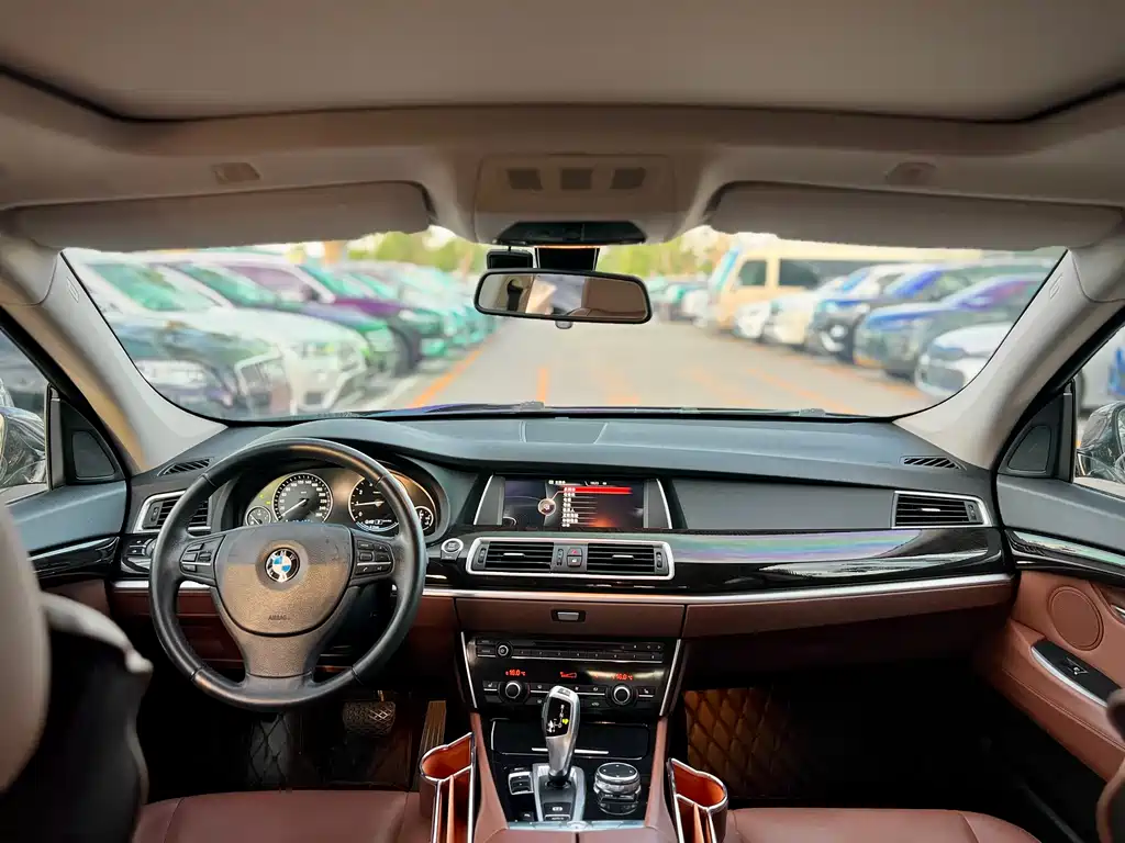 BMW 5 Series GT 2016 — фото 9