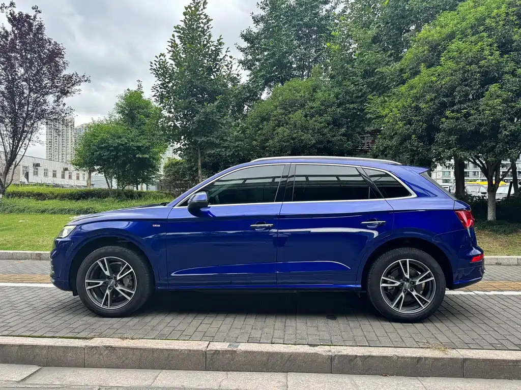 Audi Q5L 2020 — фото 3