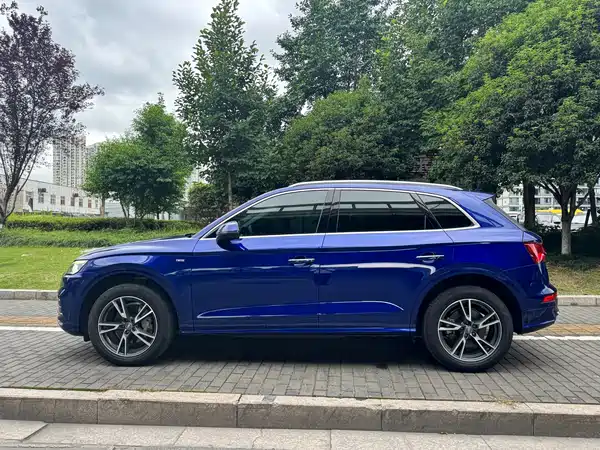 Audi Q5L 2020