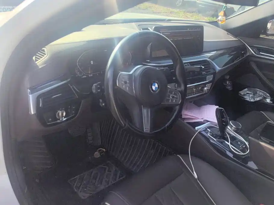 BMW 5 Series 2023 — фото 12
