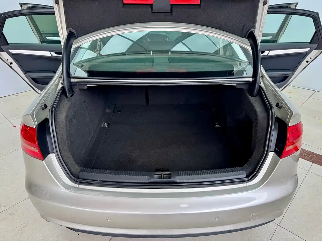 Audi A4L 2015 — фото 17