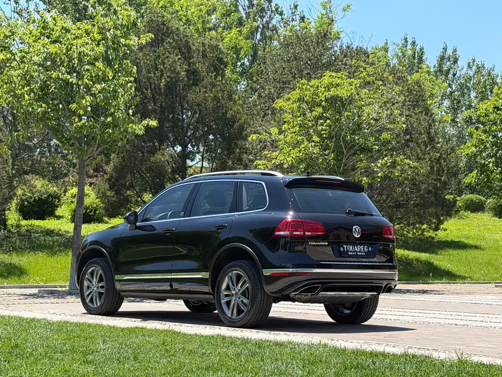 Volkswagen Touareg 2018 — фото 35