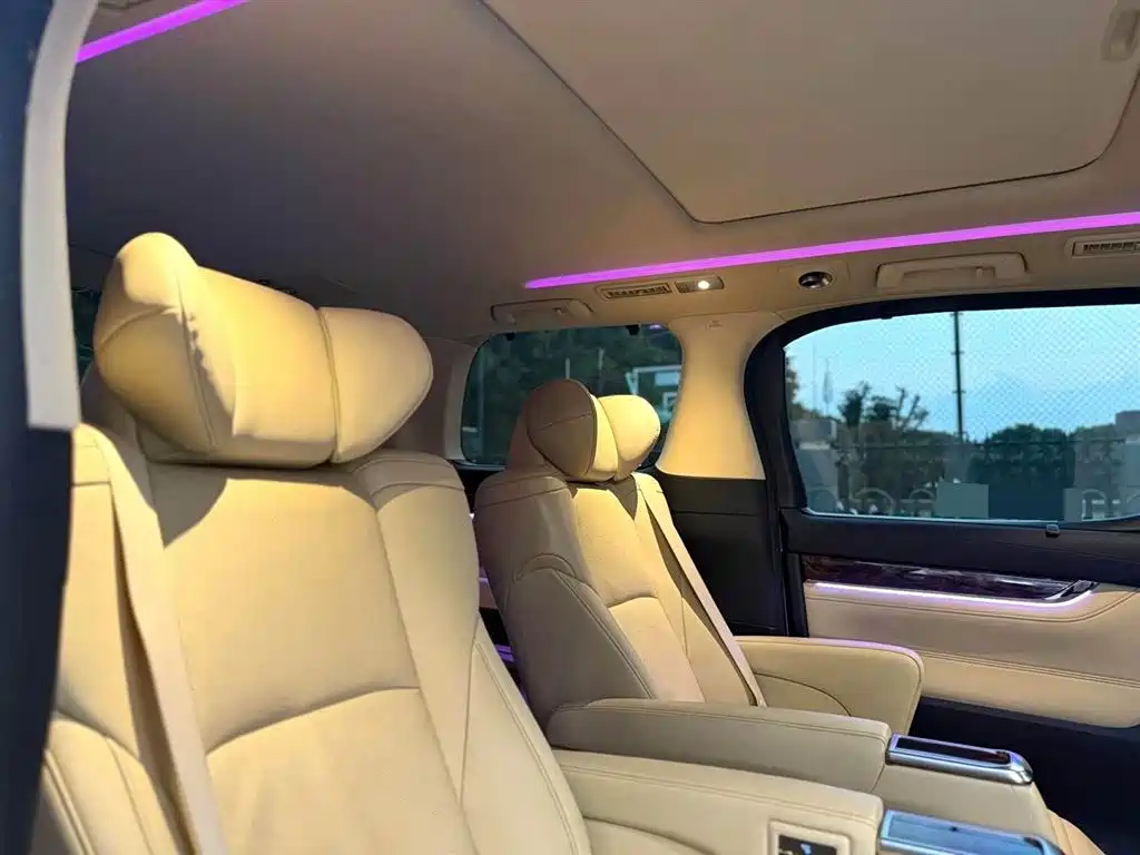 Toyota Alphard 2021 — фото 10