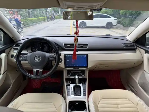 Volkswagen Magotan 2013