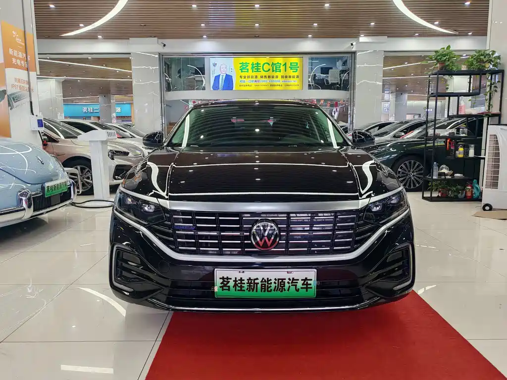Volkswagen Passat PHEV 2023 — фото 2