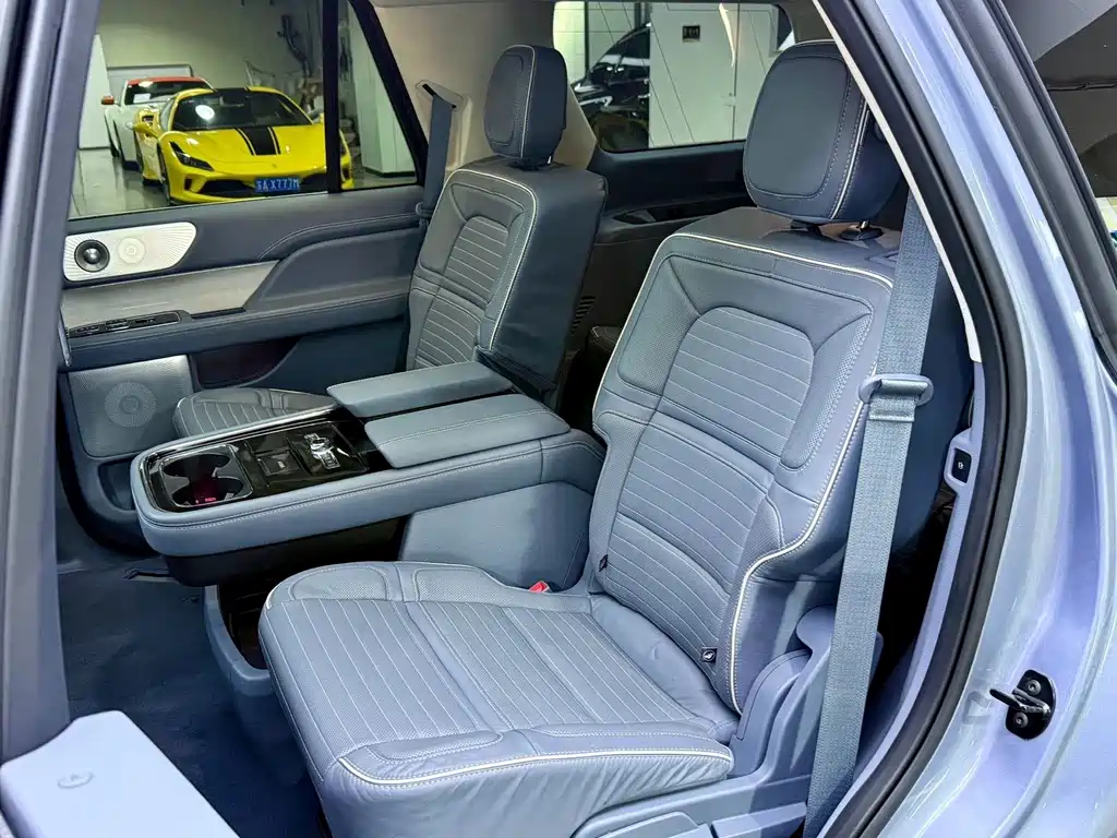 Lincoln Navigator 2019 — фото 28