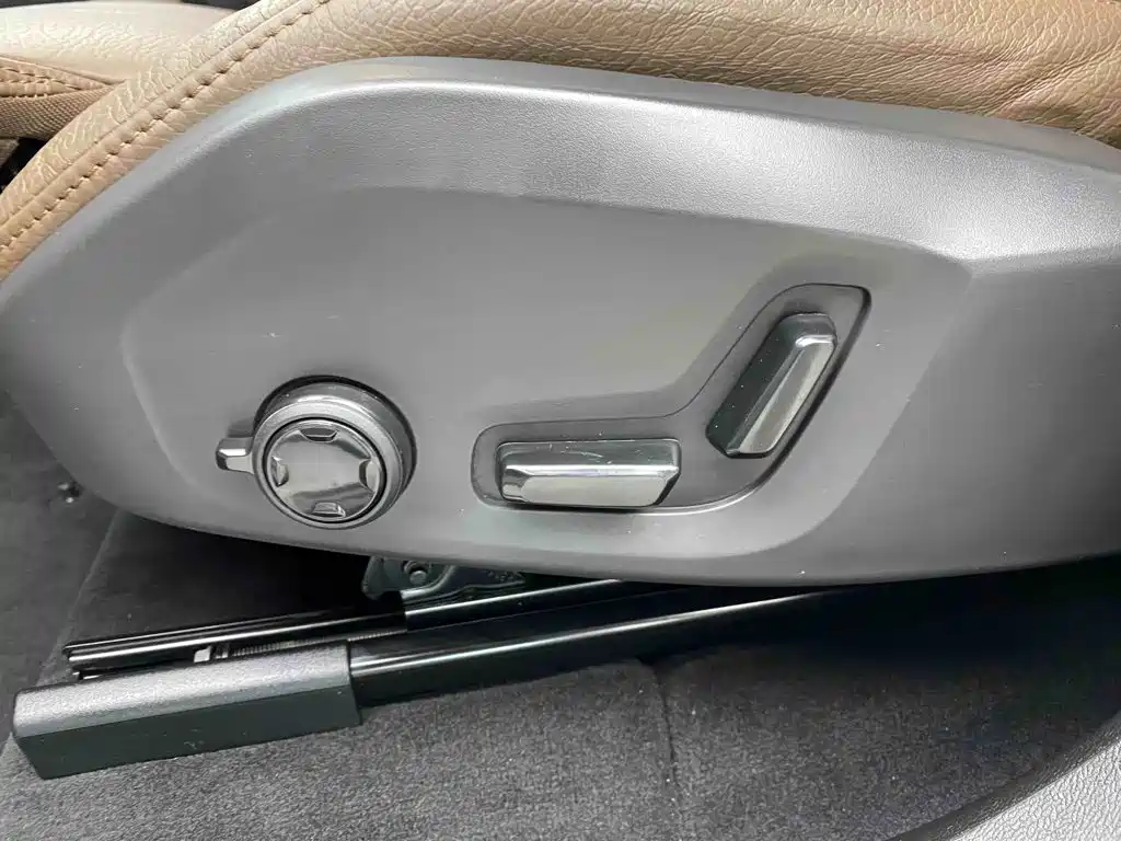 Volvo XC60 2024 — фото 17