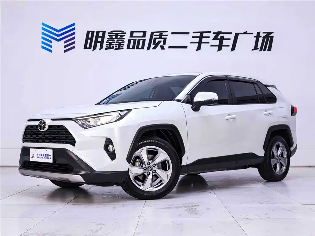 Toyota RAV4 2021 — фото 2