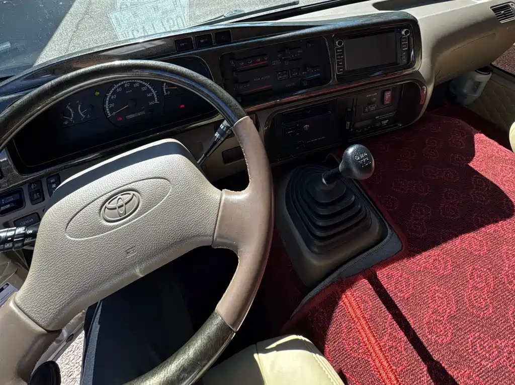 Toyota Coaster 2019 — фото 10