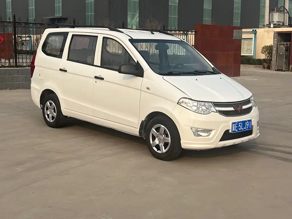 Wuling Hongguang 2017 — фото 3