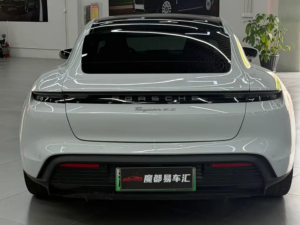 Porsche Taycan 2021 — фото 7