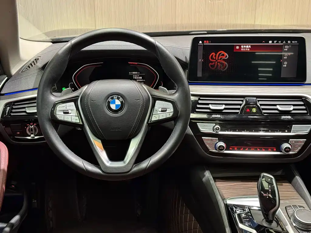BMW 5 Series 2020 — фото 17