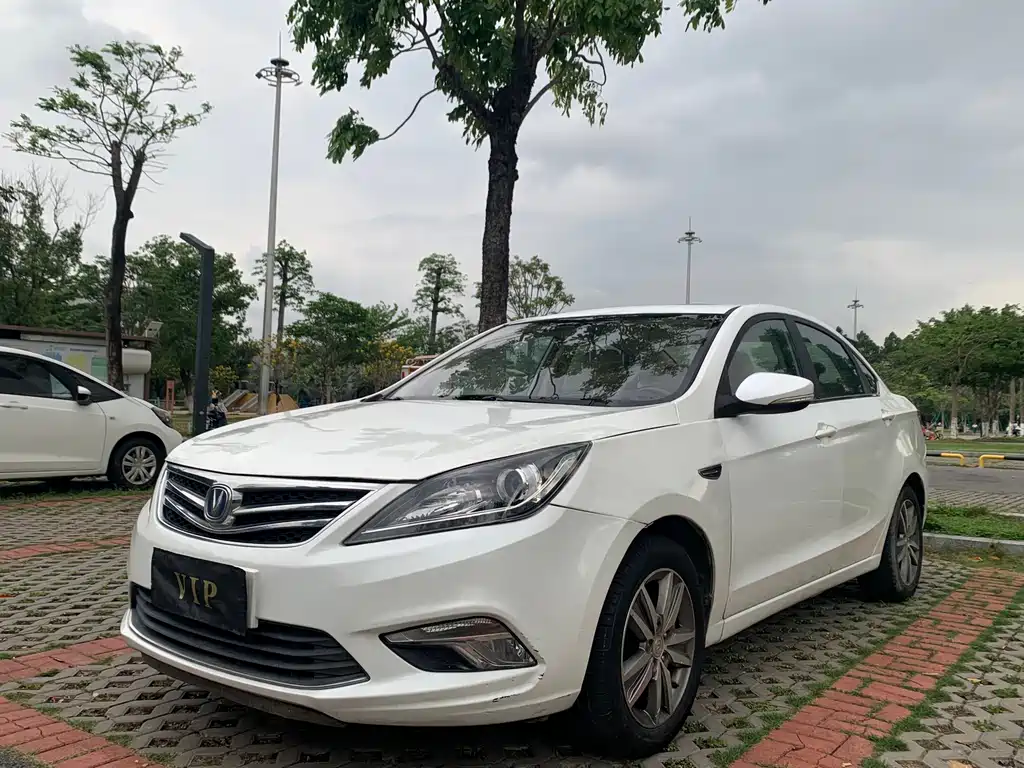 Changan Eado 2017 — фото 1