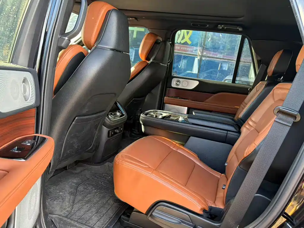 Lincoln Navigator 2022 — фото 10
