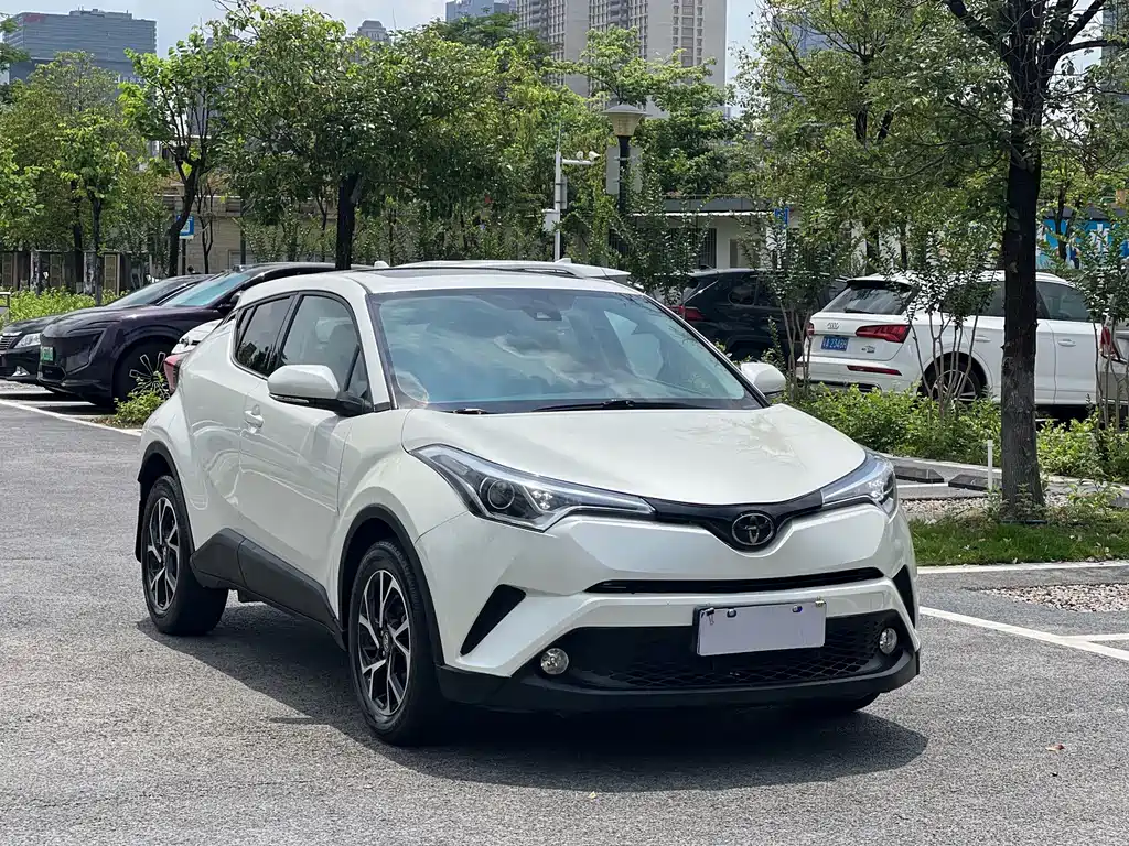 Toyota C-HR 2019 — фото 3