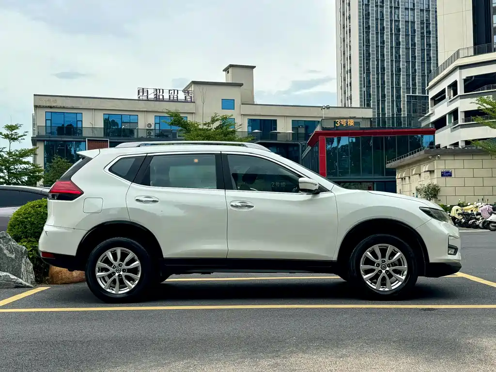 Nissan X-Trail 2018 — фото 8