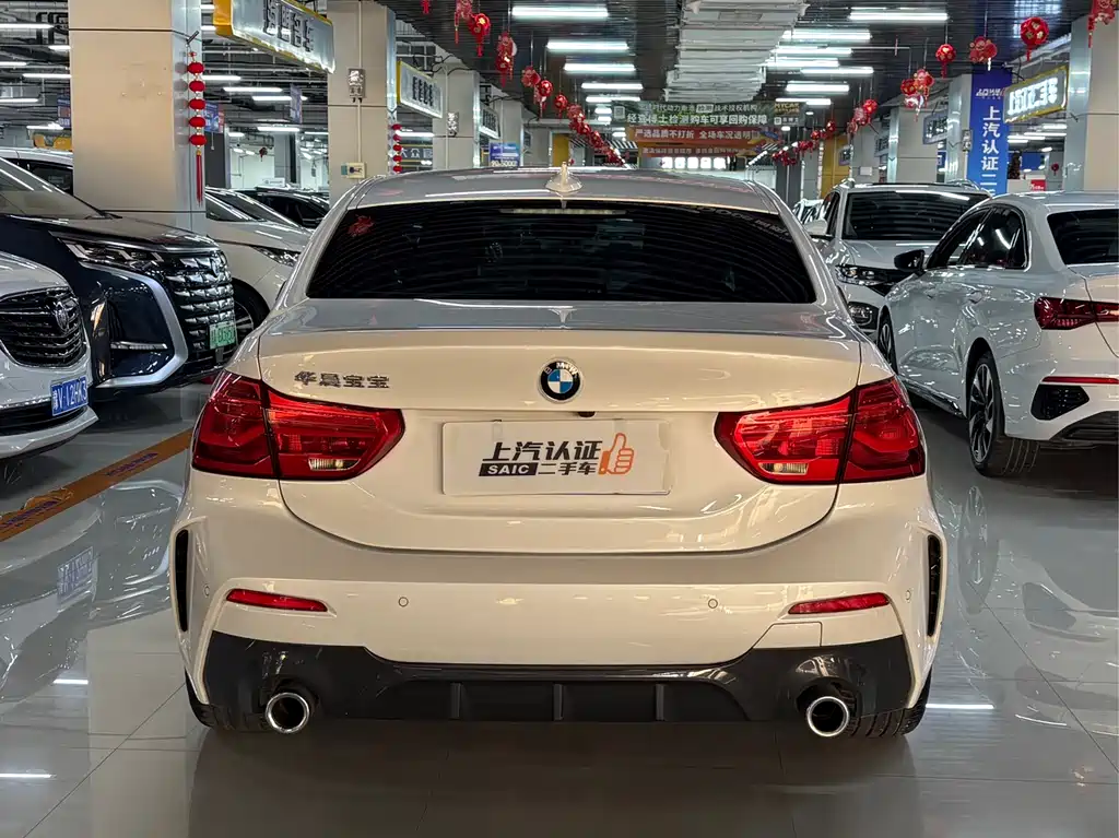 BMW 1 Series 2022 — фото 11