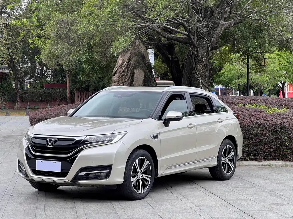 Honda UR-V 2017 — фото 1