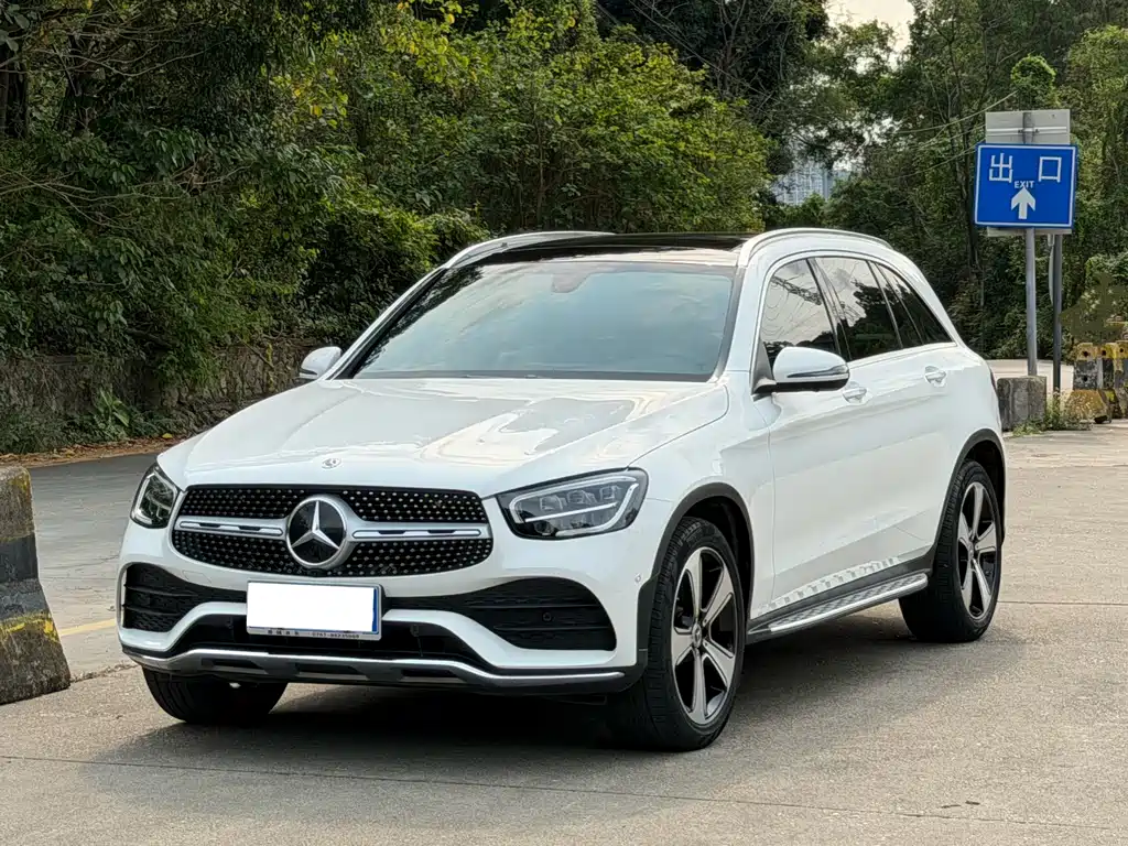 Mercedes-Benz GLC 2022 — фото 1