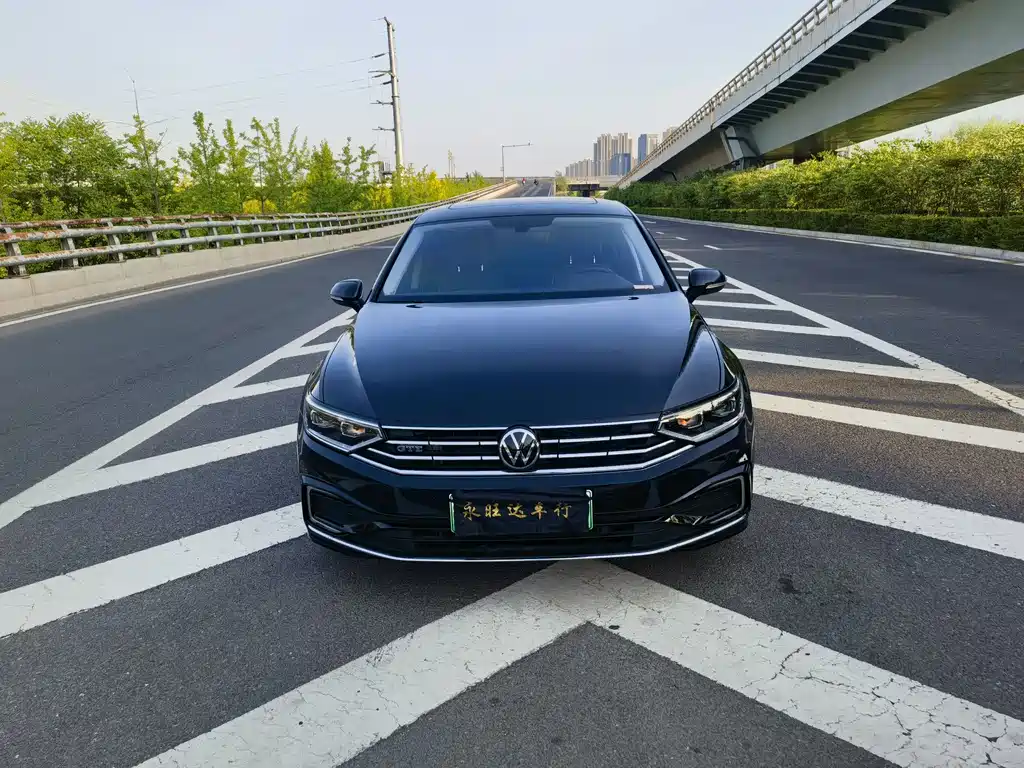 Volkswagen Magotan GTE PHEV 2022 — фото 2