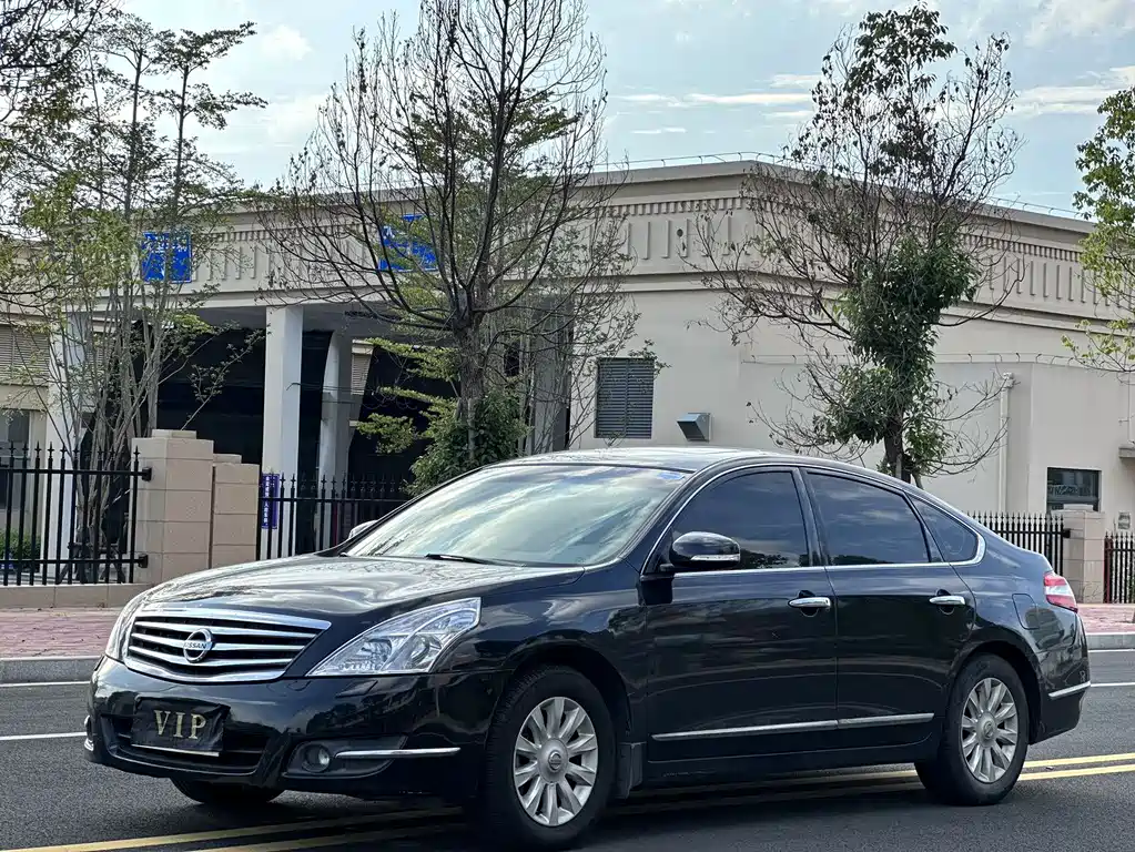 Nissan Teana 2010 — фото 1