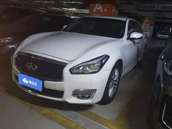 Infiniti Q70 2016