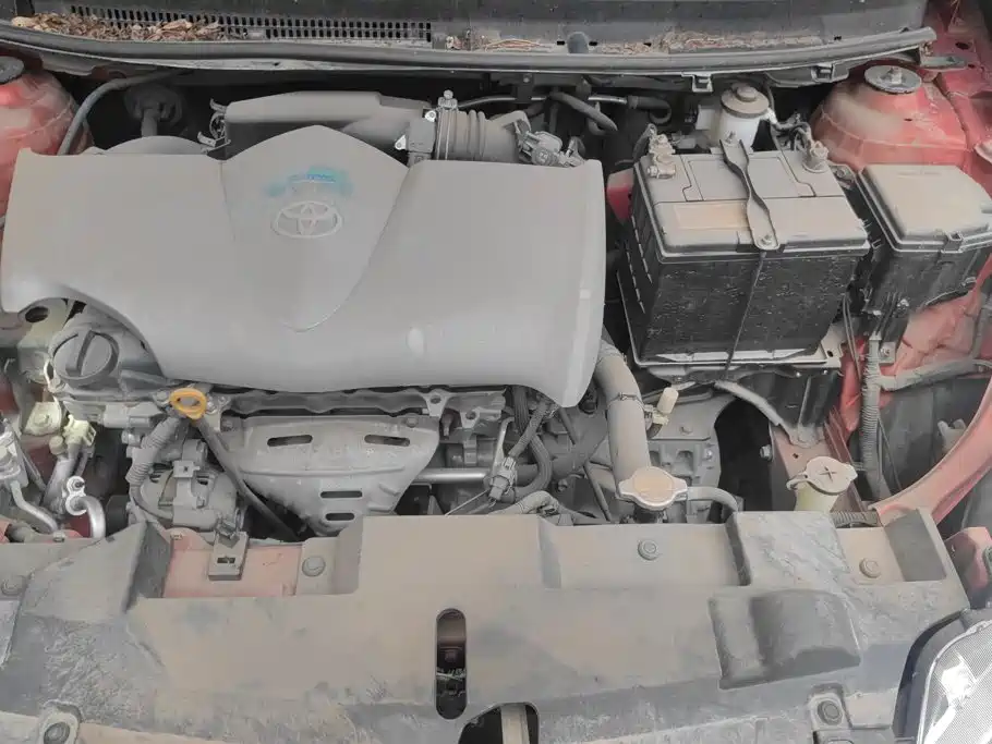 Toyota Yaris L 2015 — фото 10