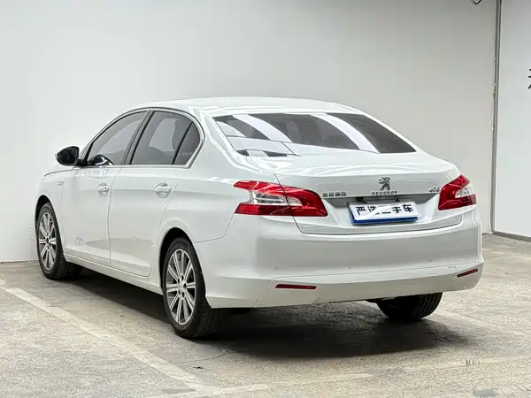 Peugeot 408 2015