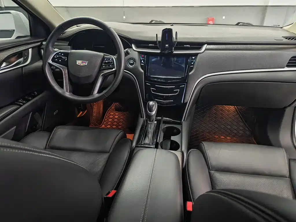 Cadillac XTS 2018 — фото 15