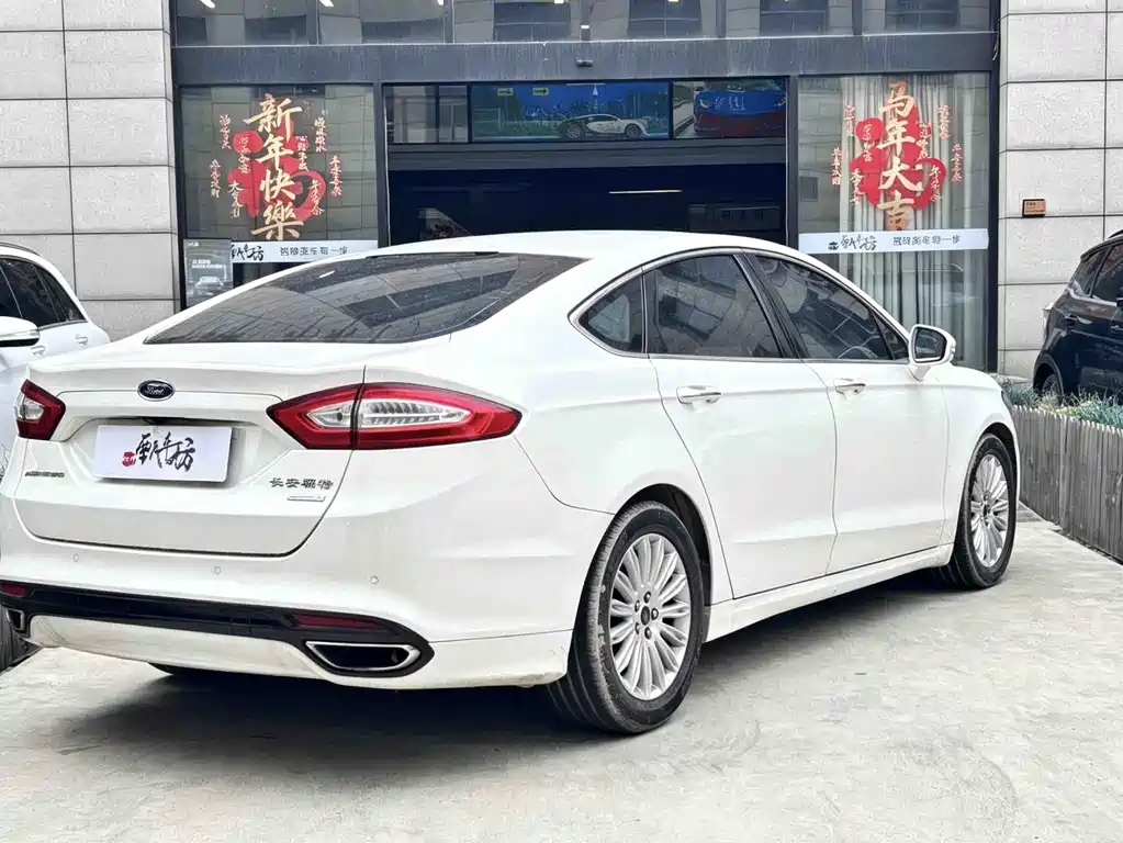 Ford Mondeo 2015 — фото 4