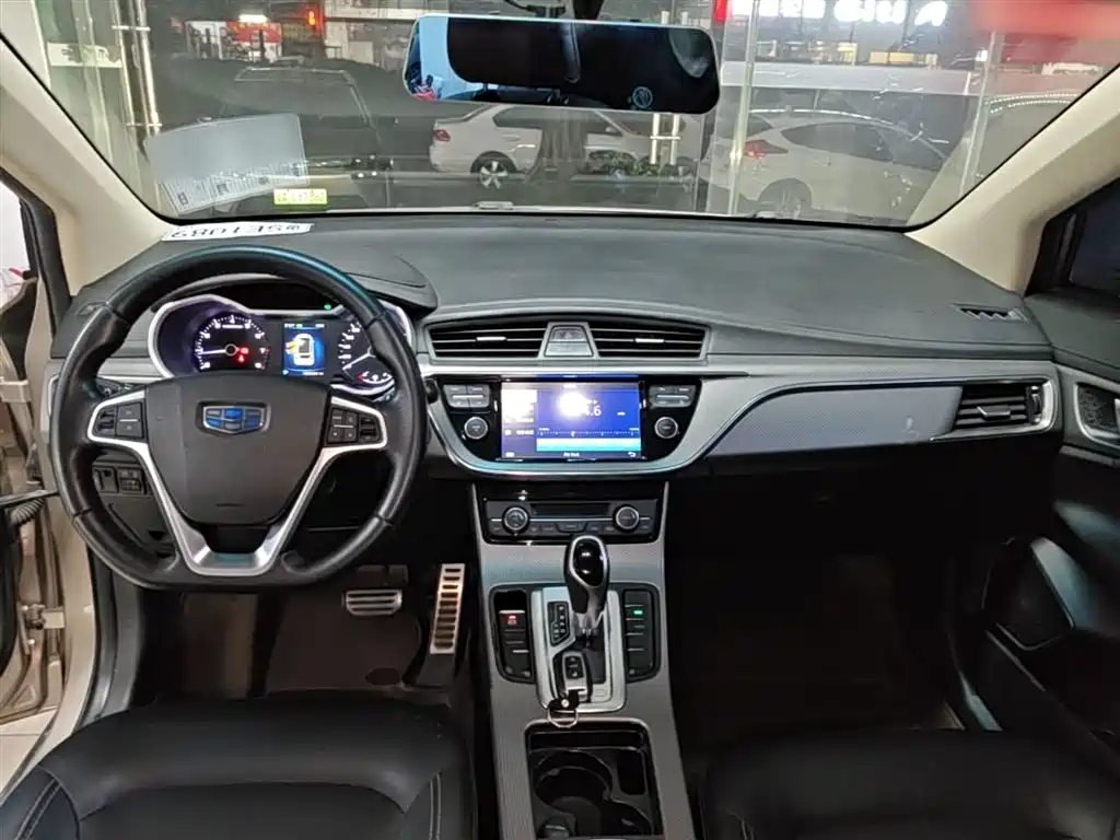Geely Emgrand GS 2017 — фото 10