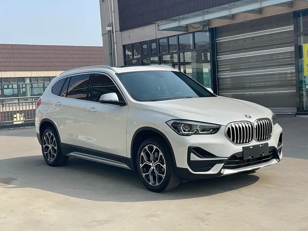 BMW X1 2022 — фото 3