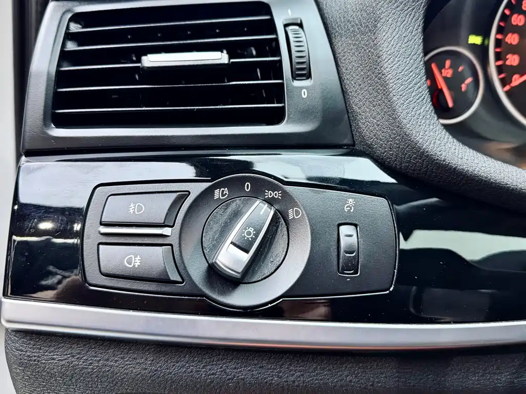 BMW X4 2015 — фото 12