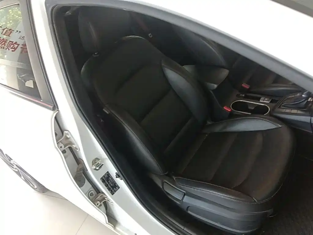 Hyundai Elantra 2020 — фото 24