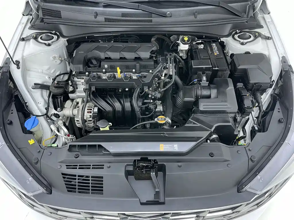 Hyundai Elantra 2022 — фото 20