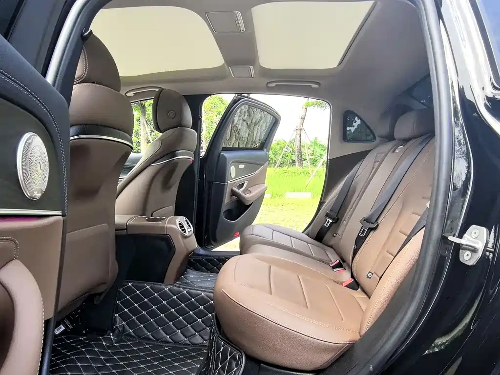 Mercedes-Benz E-Class 2020 — фото 17