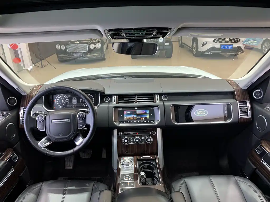 Land Rover Range Rover 2018 — фото 11