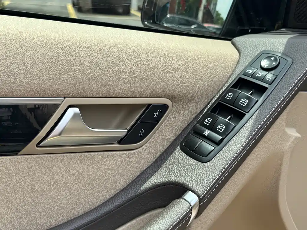 Mercedes-Benz R-Class 2017 — фото 10