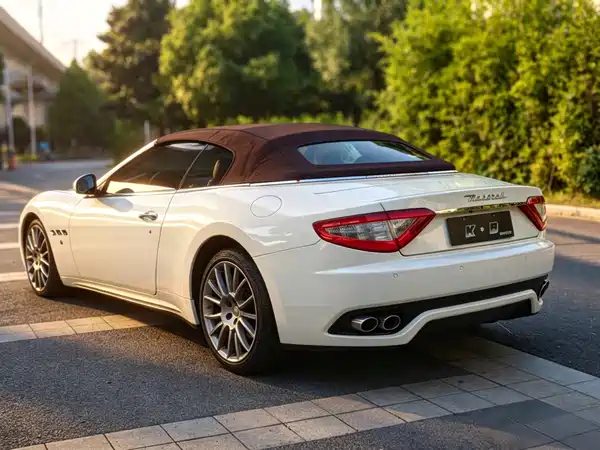 Maserati Grancabrio 2012