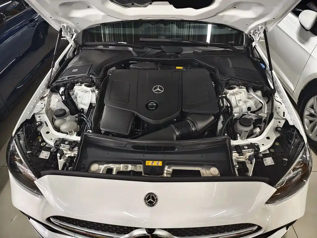 Mercedes-Benz C-Class 2023 — фото 16