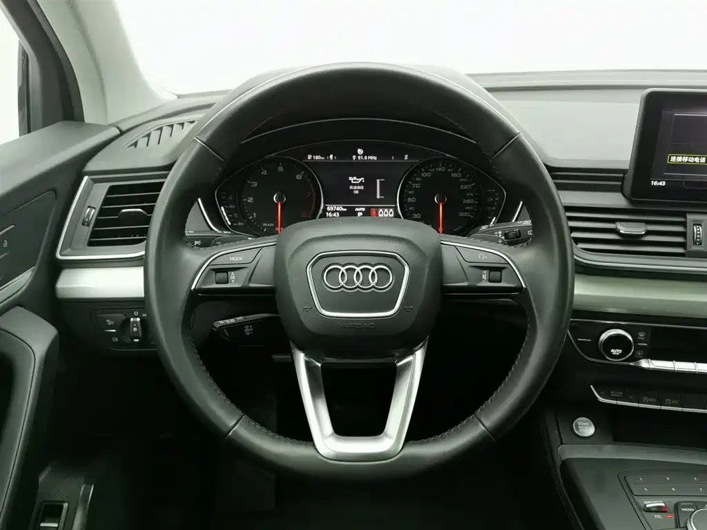 Audi Q5L 2020 — фото 11