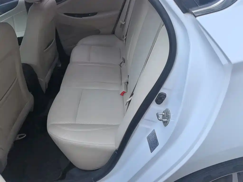 Changan Eado 2018 — фото 15