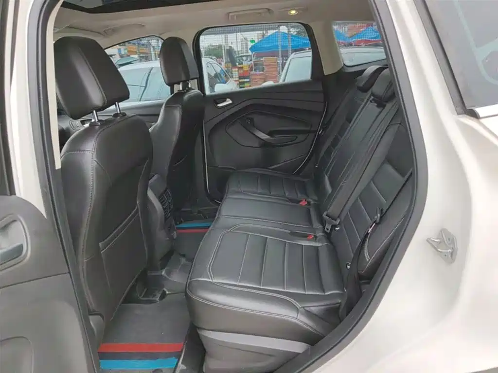 Ford Kuga 2018 — фото 17