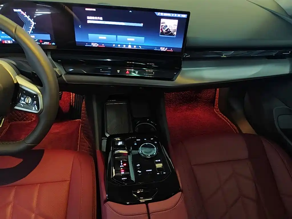 BMW 5 Series 2025 — фото 14