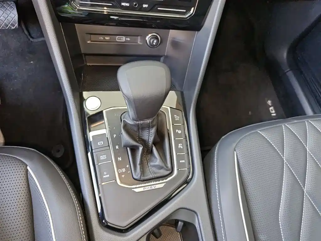 Volkswagen Tiguan L PHEV 2025 — фото 14
