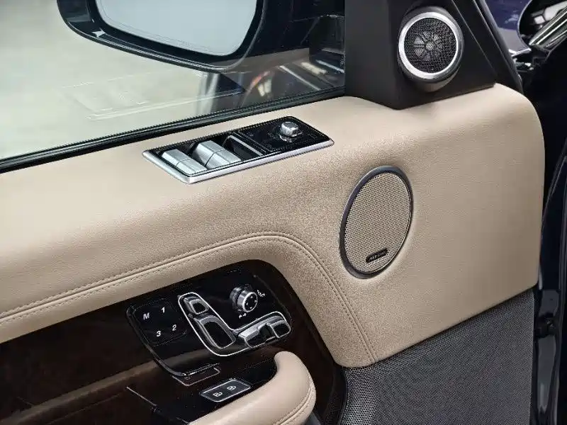 Land Rover Range Rover 2022 — фото 12