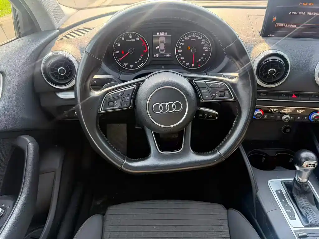 Audi A3 2018 — фото 8