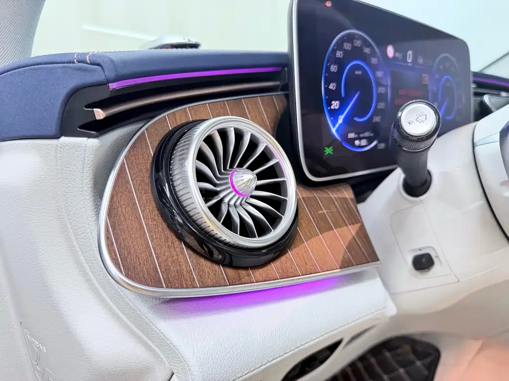Mercedes-Benz EQE SUV 2023 — фото 14